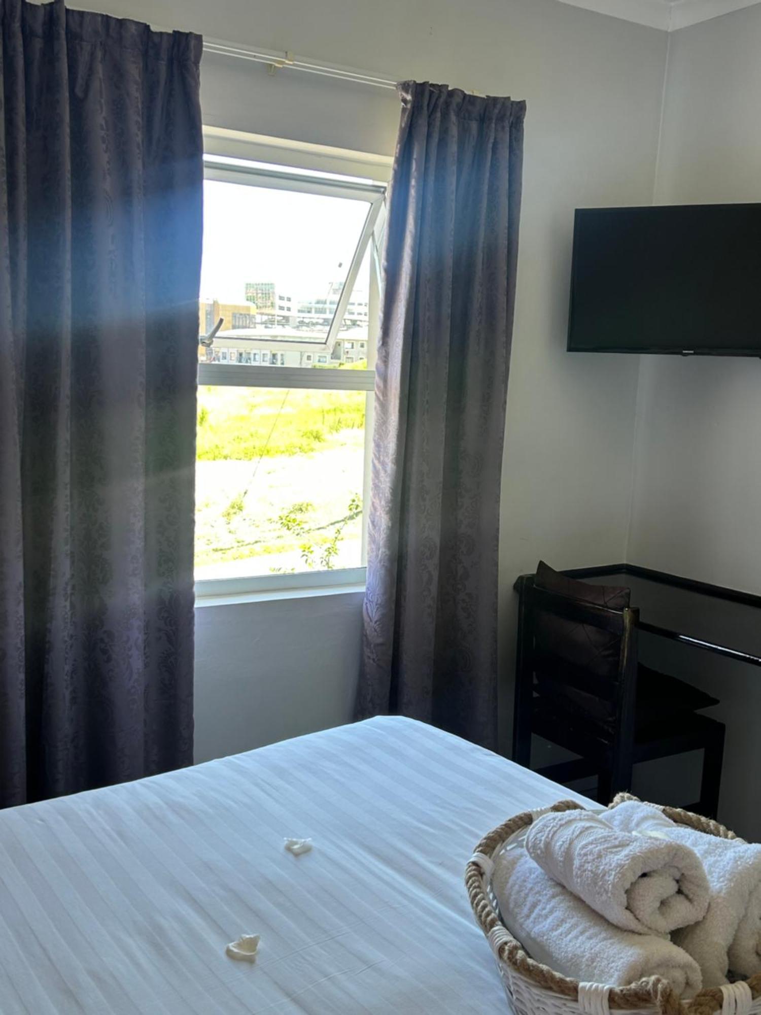 Skyfly Bed & Breakfast Manzini Exterior photo