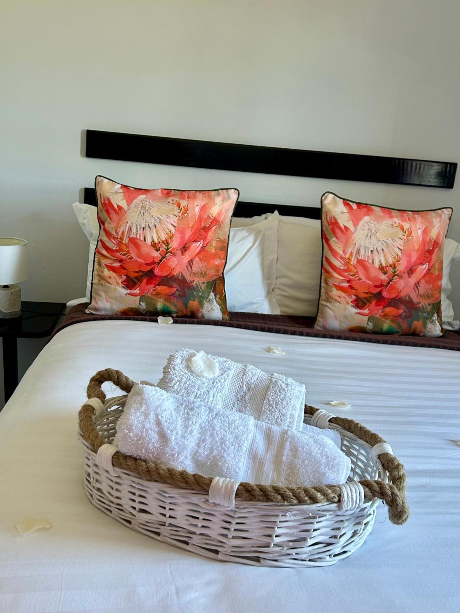 Skyfly Bed & Breakfast Manzini Exterior photo