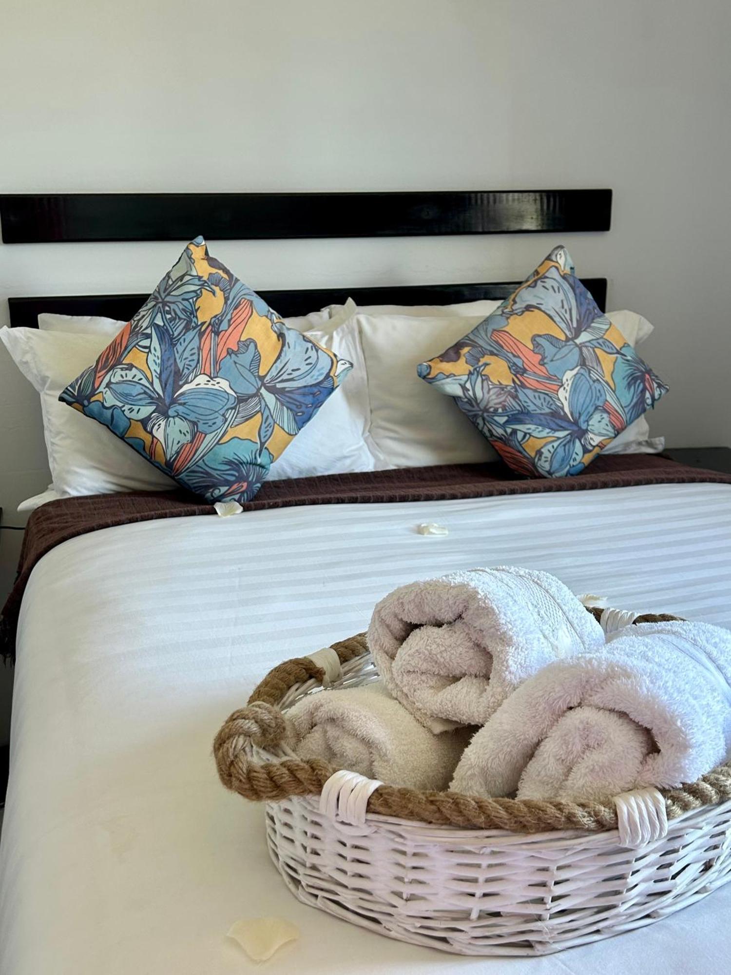 Skyfly Bed & Breakfast Manzini Exterior photo