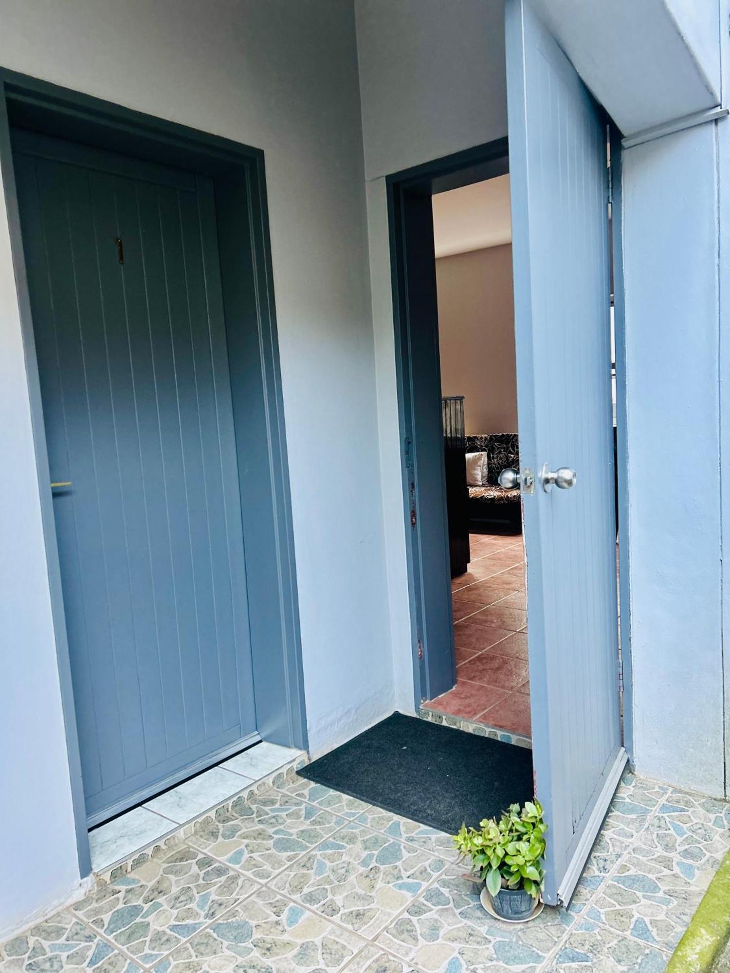 Skyfly Bed & Breakfast Manzini Exterior photo